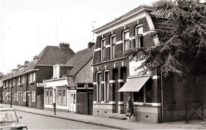 Emmastraat 216-218 cafe.jpg