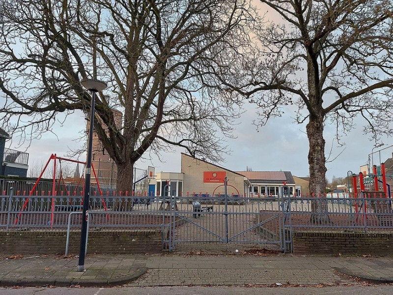 Reudinkstraat 15 Openbare Freinetbasisschool De Bothoven gezien vanaf Lipperkerkstraat.jpg