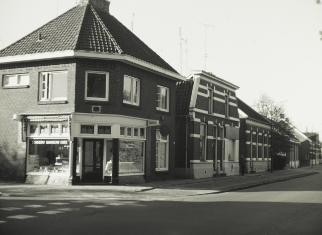 Parkweg 83 hoek Borstelweg pand slagerij Samson 16-10-1971.jpeg