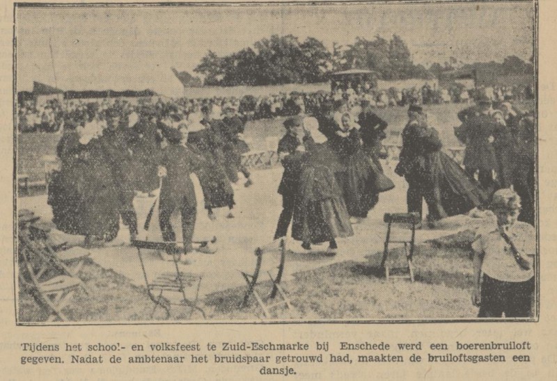 Zuid-Eschmarke boerenbruiloft tijdens school- en volksfeest krantenfoto 9-7-1934.jpg
