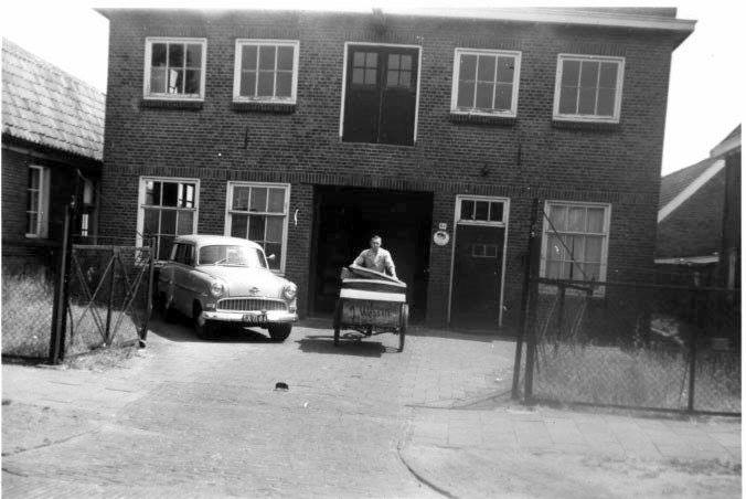 Bentstraat 52, Glanerbrugger Broodfabriek 1960.jpg