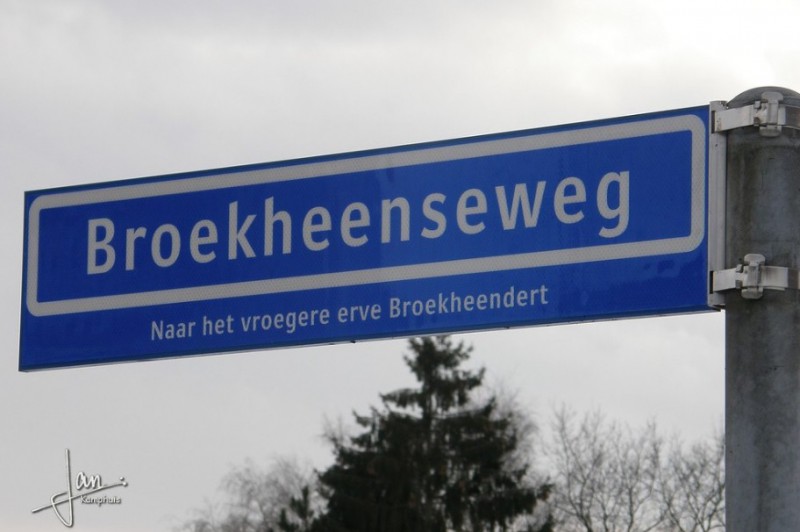 Broekheenseweg straatnaambord.jpg