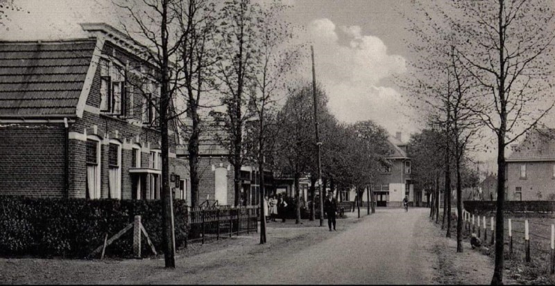 Beckumerstraat 18 Boekelo 1920 eerste huis links was het oude postkantoor daarna garage Vossebeld en nu slagerij Wagelaar..jpg