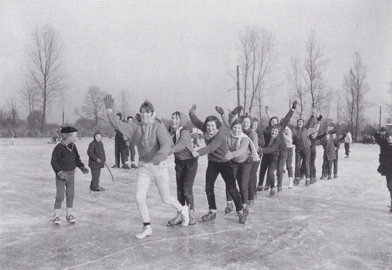 Zwarteweg Glanerbrug ijsbaan jaren 60.jpg