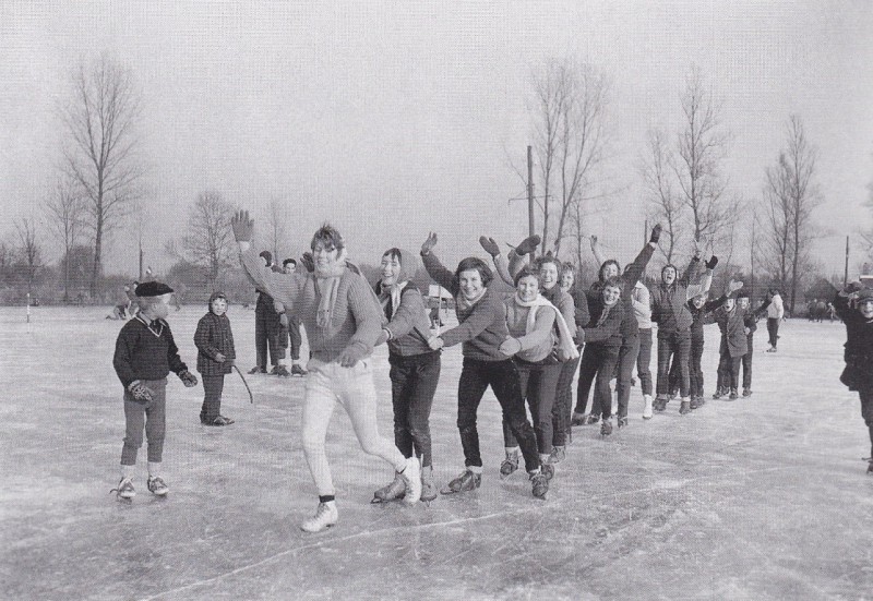 Zwarteweg Glanerbrug ijsbaan jaren 60.jpg