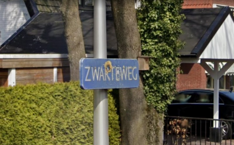 Zwarteweg straatnaambord.jpg