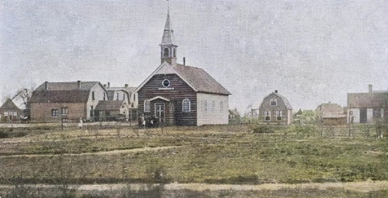 Tolstraat 3 hoek Gronausestraat Hulpkerk Glanerbrug 1900. voorganger van de huidige Ned. Hervormde Kerk.jpg