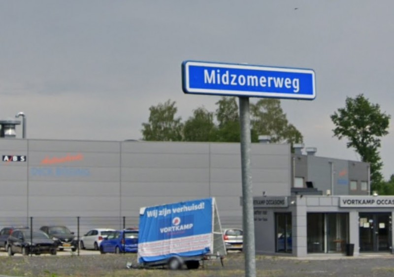 Midzomerweg straatnaambord.jpg