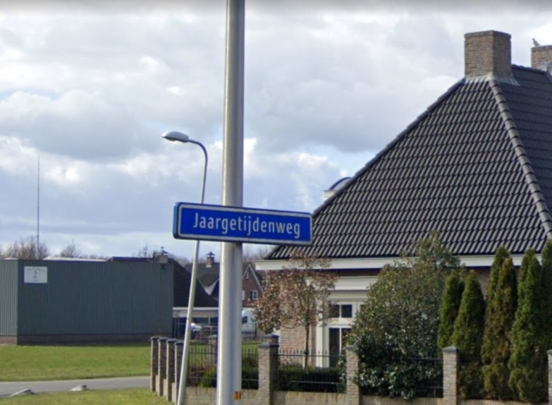 Jaargetijdenweg straatnaambord.jpg