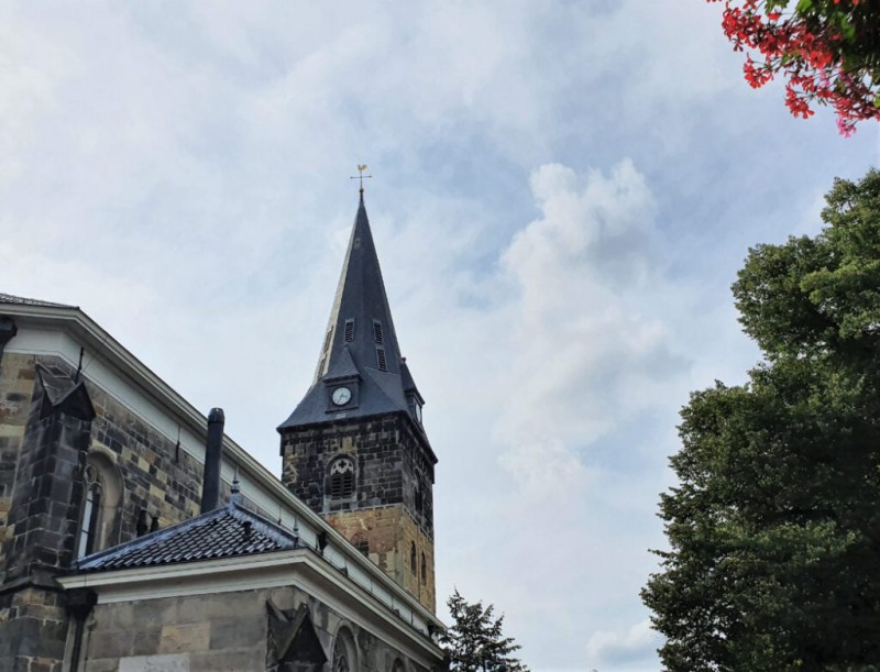 Oude Markt Toren Grote Kerk.jpg