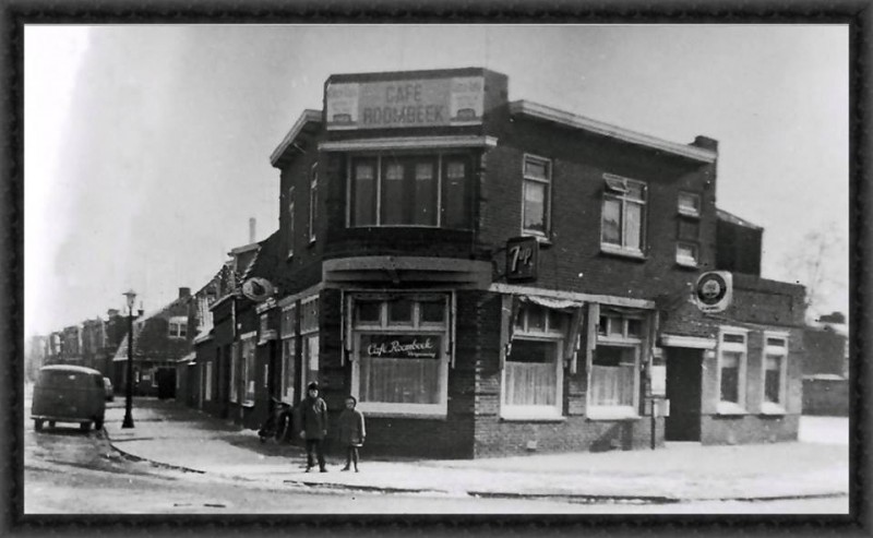 Brouwerijstraat 2-8 (later Beekstraat) hoek Deurningerstraat 208  cafe Roombeek Chiel de Roo.jpg