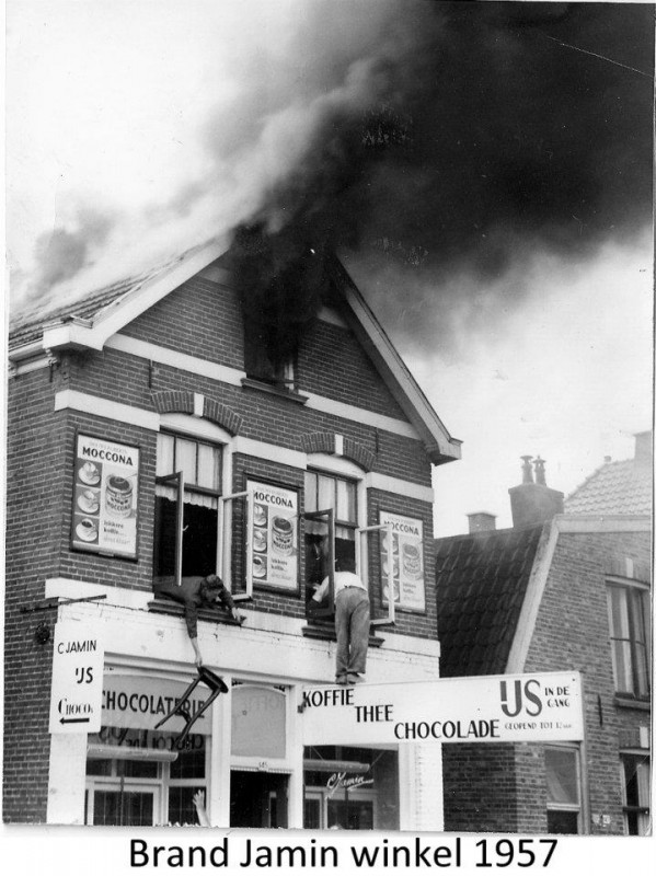 Schipholtstraat 172 glanerbrug Jaminwinkel  van Post brand 1975.jpg