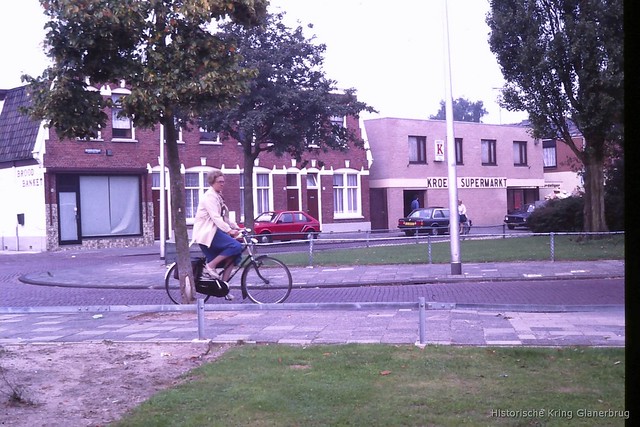 Schoolstraat 60 Kroeze Supermarkt 1975.jpg