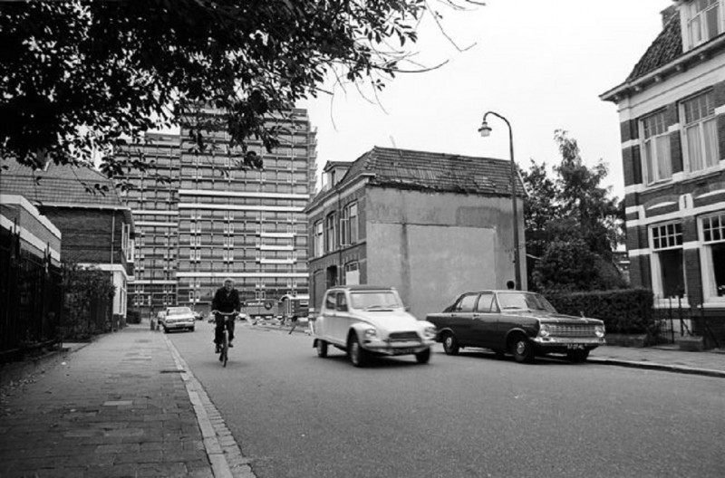 Emmastraat 11-13 foto 1972.jpg