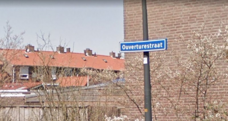 Ouverturestraat straatnaambord.jpg