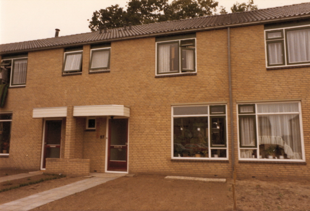 Rondostraat 97 Voorzijde woningen. Gebouwd 1979.jpeg