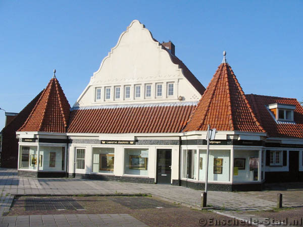 Pathmossingel 106-108 hoek Sterkerstraat Pathmos.jpg