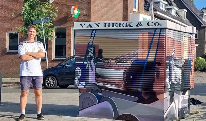 Lage Bothofstraat bij winkelcentrum kunstwerk op transformatorhuisje.jpg