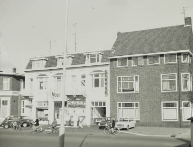 Hengelosestraat 74 woonhuizen en garage Jassies. 25-10-1970.jpg