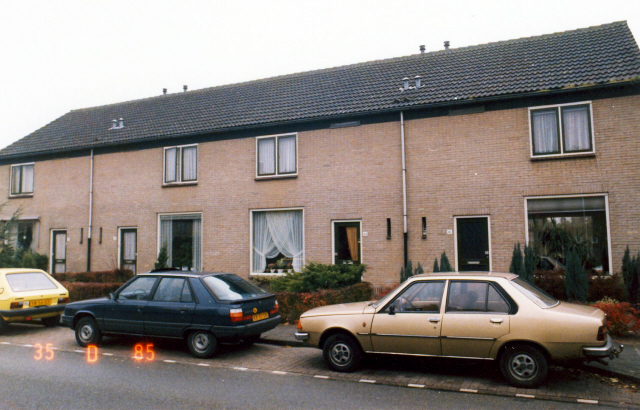 James Rossstraat 44 woningen 1985.jpeg