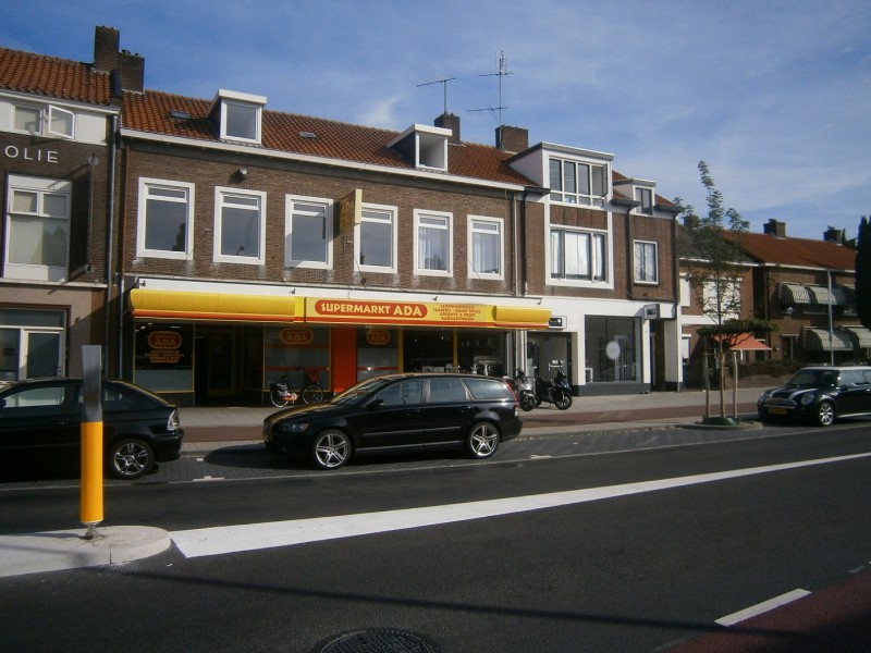 Haaksbergerstraat 296 Supermarkt Ada vroeger pand De Grote Een en Het Wonder.JPG