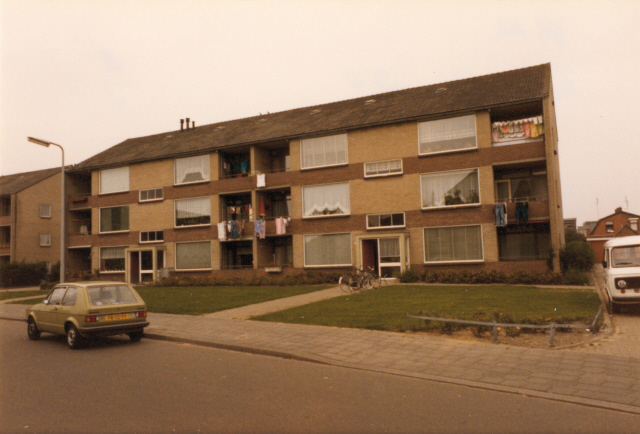 Robert Scottstraat woningen 1980.jpeg