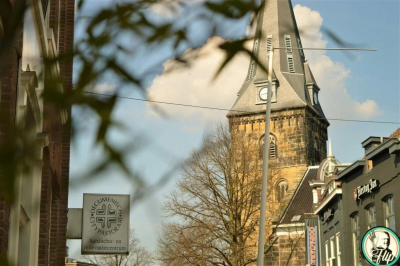 Oude Markt 32 Grote Kerk toren.jpg