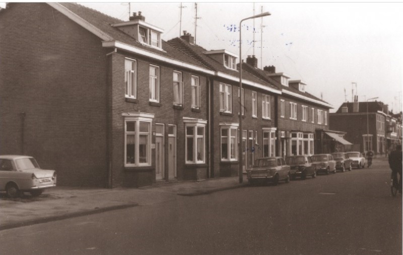 Deurningerstraat 70-82 foto 1967.jpg