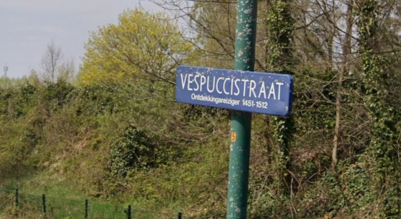 Vespuccistraat straatnaambord.jpg
