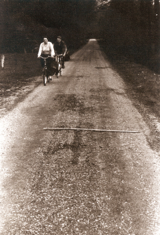 Veendijk fietsers 1967.jpeg
