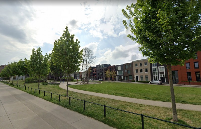 Boddenkampplantsoen tussen Noorderbaan (links) en Boddenkamplaan rechts.jpg