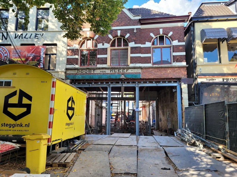 Oude Markt 19 pand Poort van Kleef wordt verbouwd. sept. 2022.jpg