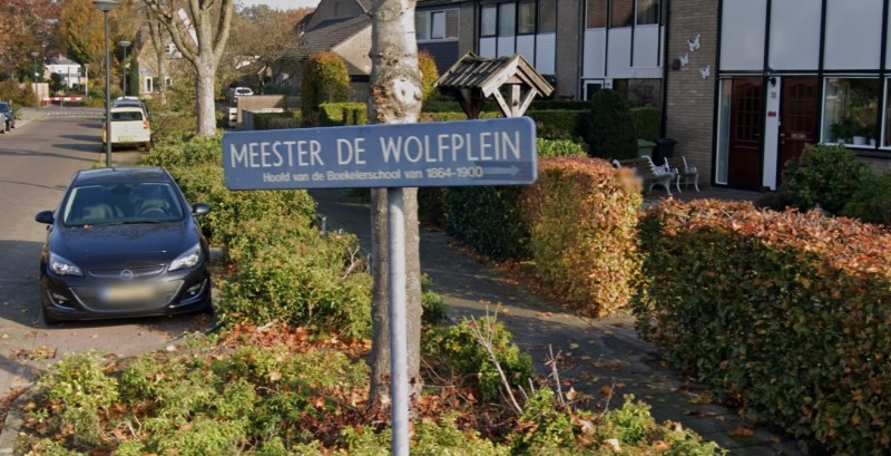 Meester de Wolfplein straatnaambord.jpg