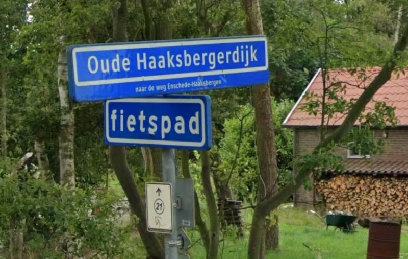 Oude Haaksbergerdijk straatnaambord.jpg
