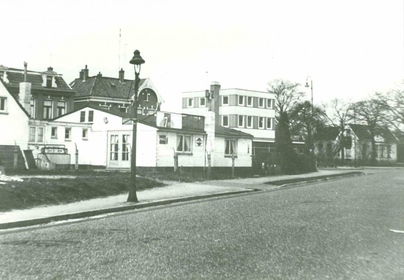Haaksbergerstraat. Café Hammink, ter hoogte van de Broekheurnerweg.jpg
