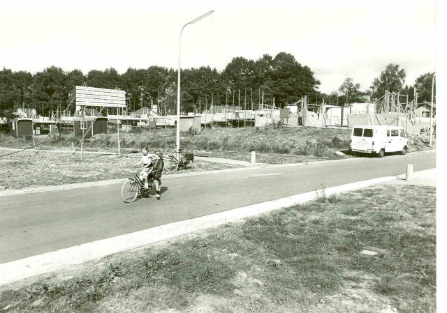 Groenlandhorst Nieuwbouw woningen in de wijk Stokhorst 2-9-1982.jpeg