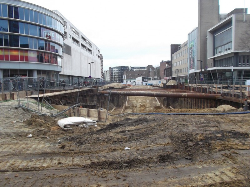 bouw extra ingang vanHeekgarage aan de Boulevard 3-3-2013.JPG