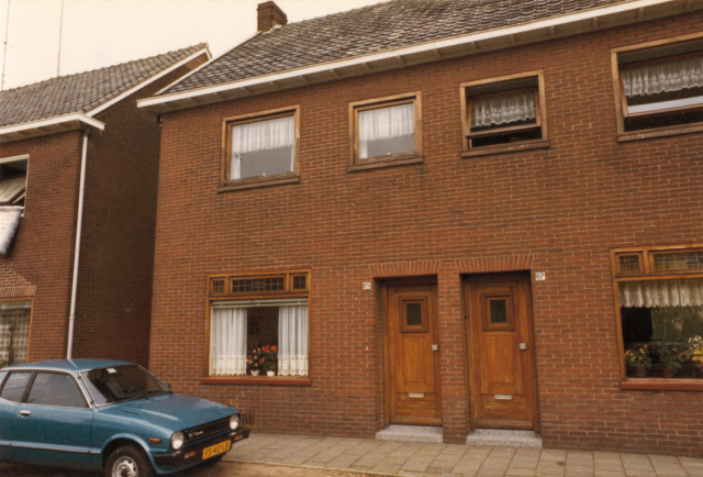 Dr. Stamstraat 65-67 woningen 1980.jpeg