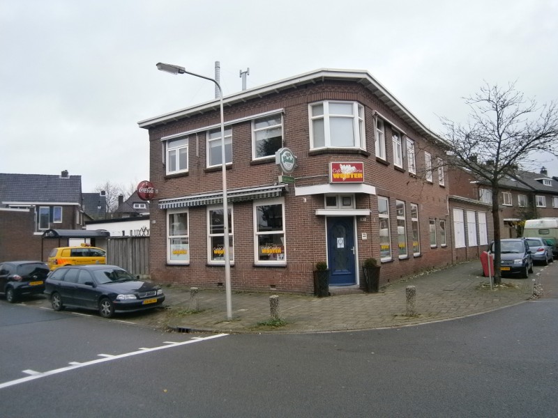 Brinkstraat 263 cafe cafetaria Wouter vroeger cafe Lutje Berenbroek.JPG