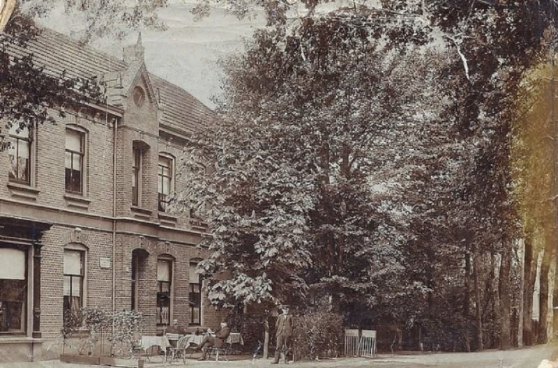 Gronausestraat  grensovergang Glanerbrug  Cafe Schmeing grens ca 1900.jpg