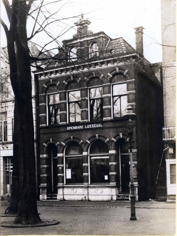 Markt 15 Concordia 1920 - Openbare leeszaal.jpg