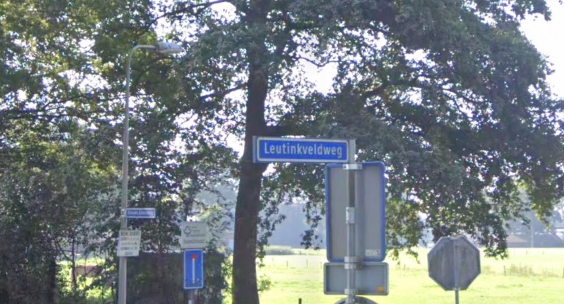 Leutinkveldweg straatnaambord.jpg