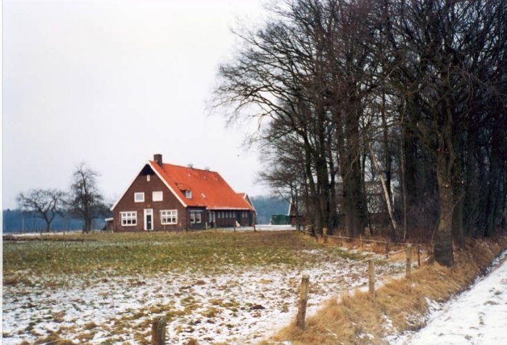 Linderesweg 25 Vooraanzicht boerderijwoning.jpg