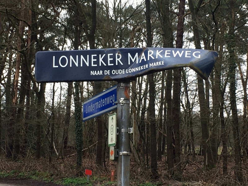 Lonneker Markeweg straatnaambord.jpg
