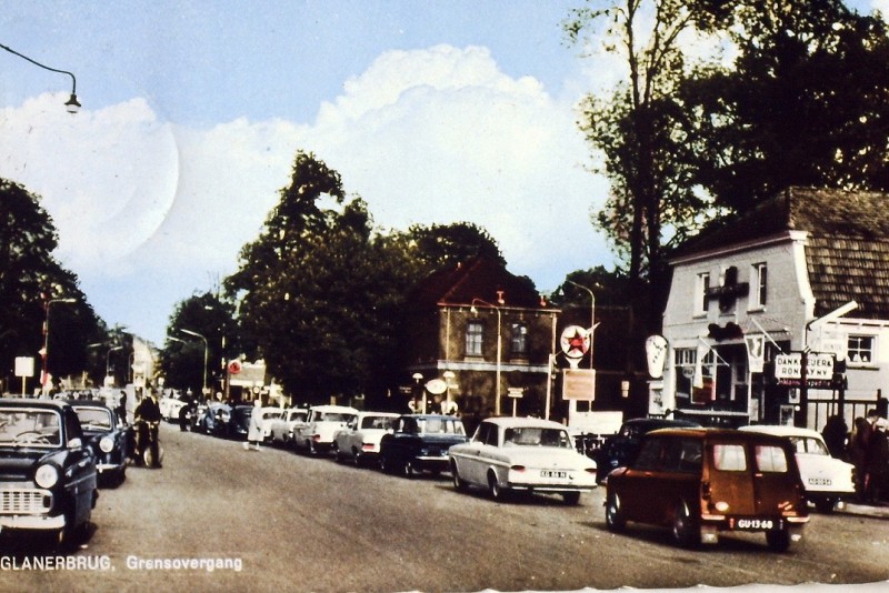 Gronausestraat 1240 sigarenzaak Hoogeveen en 1246  tankstation bij grensovergang.JPG