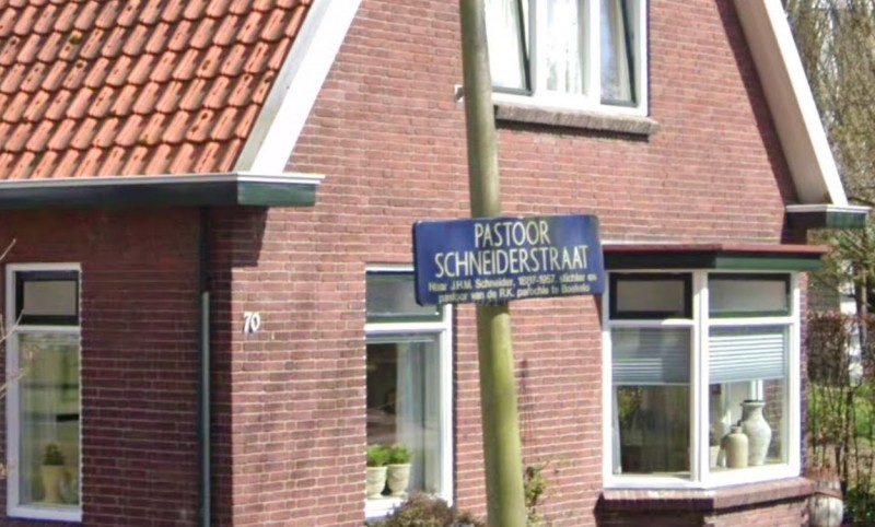 Pastoor Schneiderstraat straatnaambord.jpg