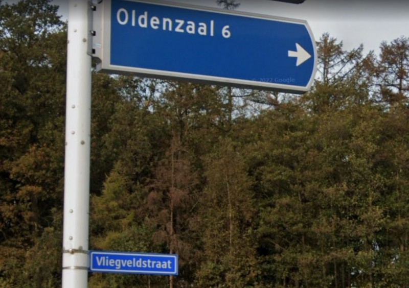 Vliegveldstraat straatnaambord.jpg