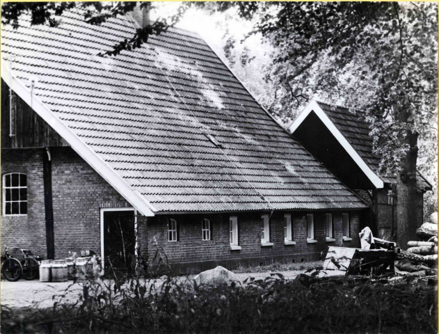 Wallenbeekweg Boerderij 't Walmbekke, uitbouw voorgevel 4-6-1965.jpeg
