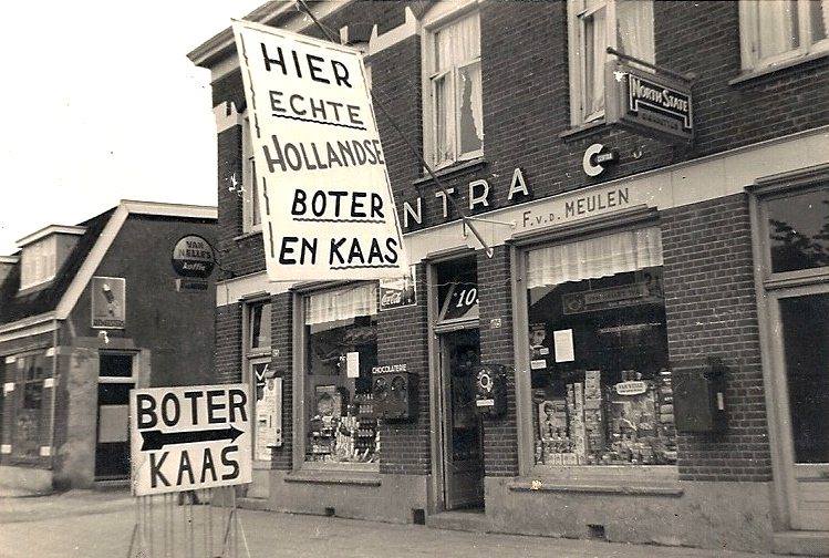 Gronausestraat 1120 vroeger Rijksweg 103-105 Glanerbrug grenswinkel Centra winkel F. v.d. Meulen.jpg