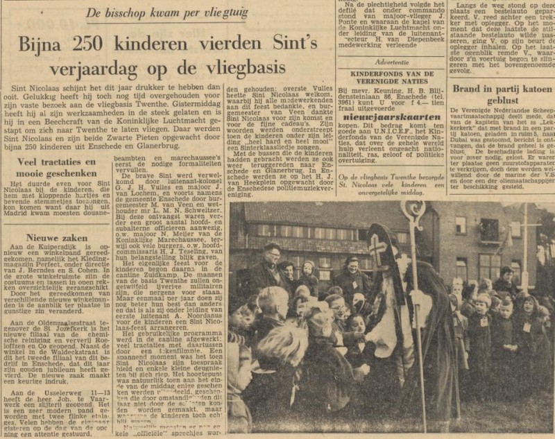 Vliegveld Twente Sint Nicolaas per vliegtuig krantenbericht Tubantia 3-12-1955.jpg